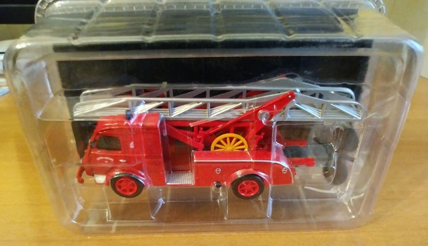 EP RENAULT 2T5 GUGUMUS 1957 POMPIERI SCALA 1/57 (LEGGERE BENE)