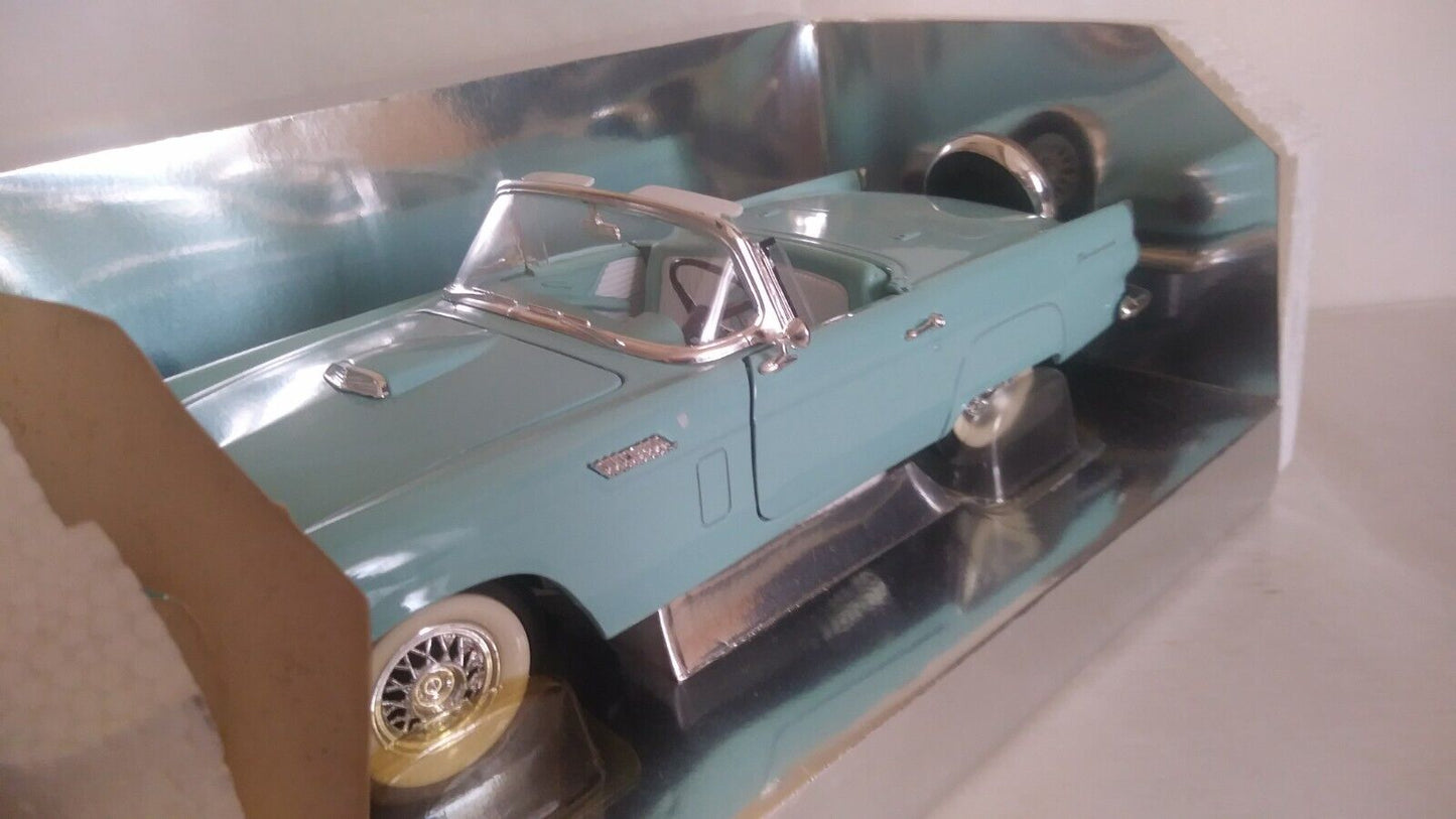 FORD THUNDERBIRD 1956 REVELL SCALA 1/18