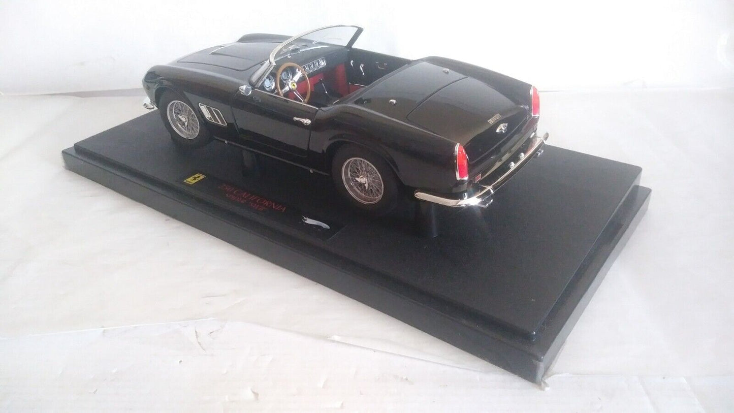 FERRARI 250 CALIFORNIA SPIDER "SWB" HOTWHEELS SCALA 1/18