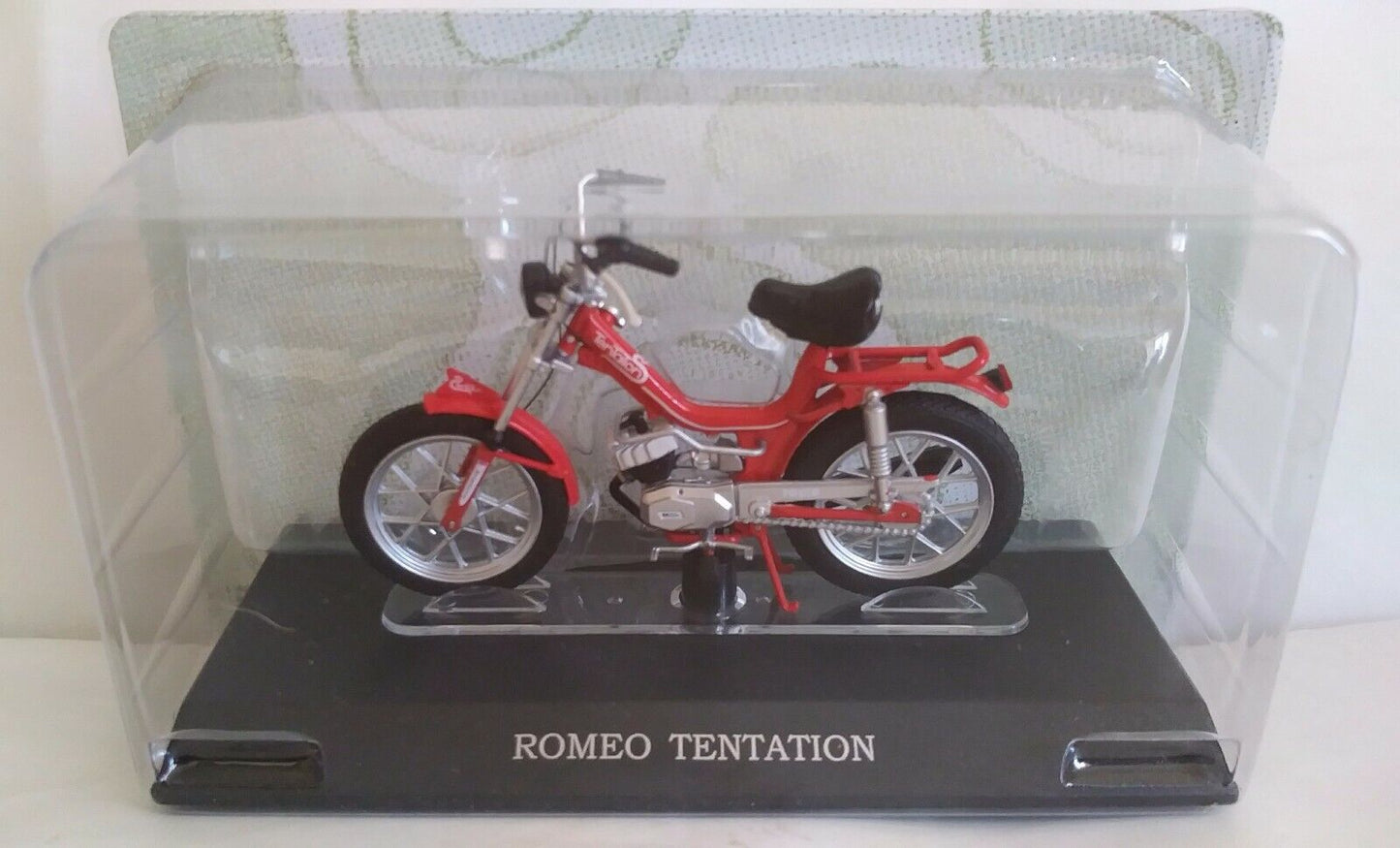 PASSIONE MOTORINI 1:18 SCEGLI DAL MENU A TENDINA