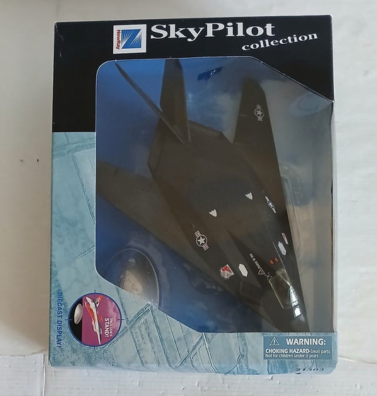 F-117 NIGHTAWK SKY PILOT NEW RAY SCALA 1/72