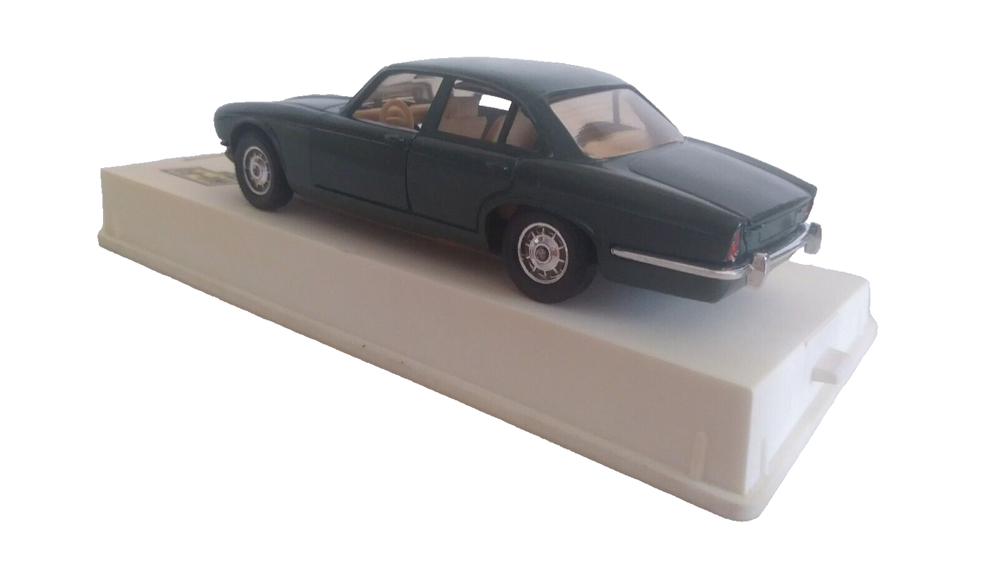 JAGUAR XJ 12 - 1501 SOLIDO 1/43