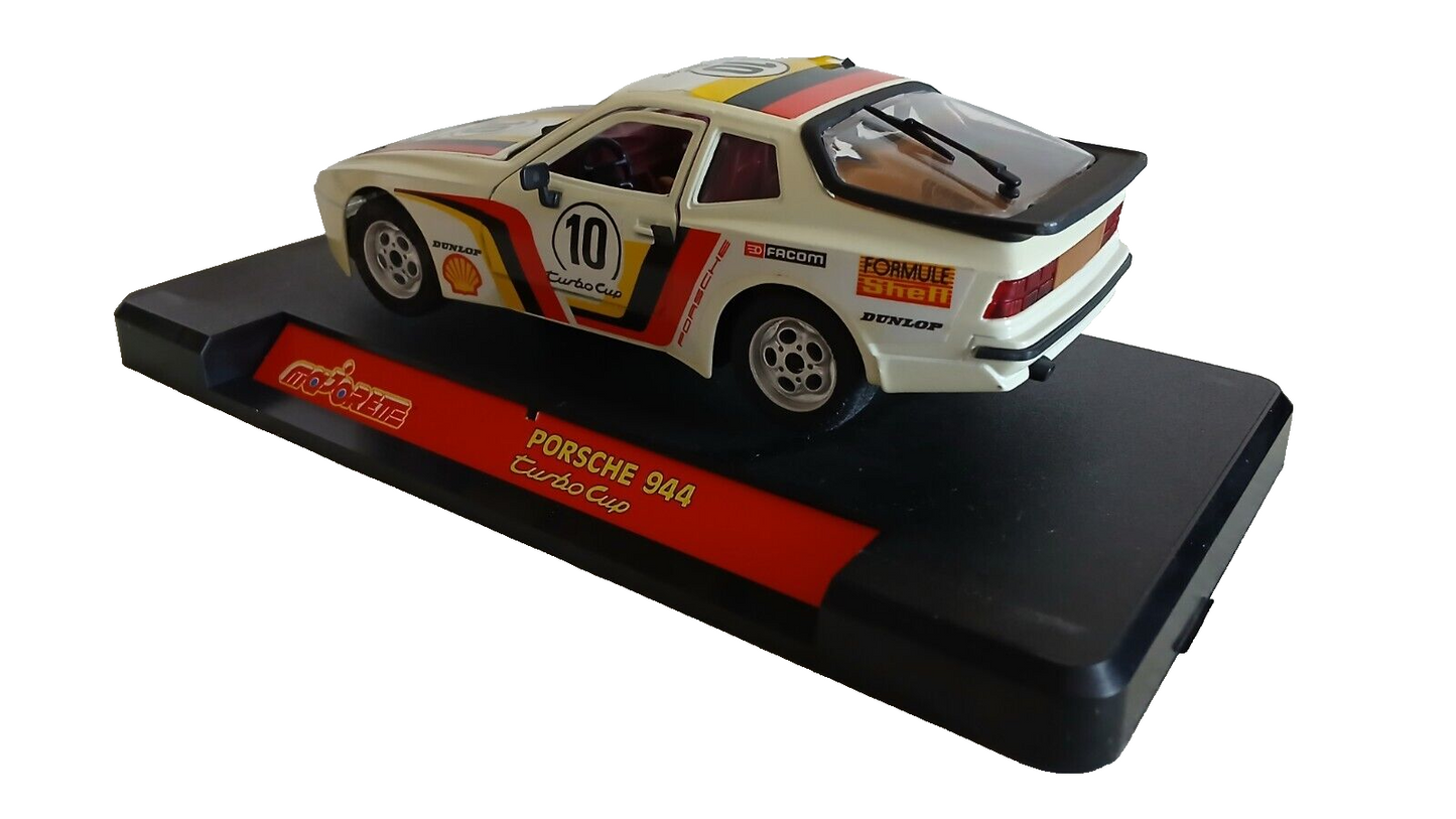 PORSCHE 944 TURBO CUP MAJORETTE SCALA 1/24