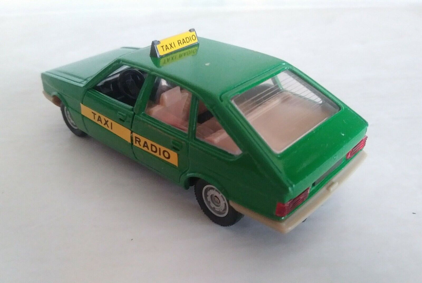 SIMCA 1308 TAXI SOLIDO SCALA 1/43