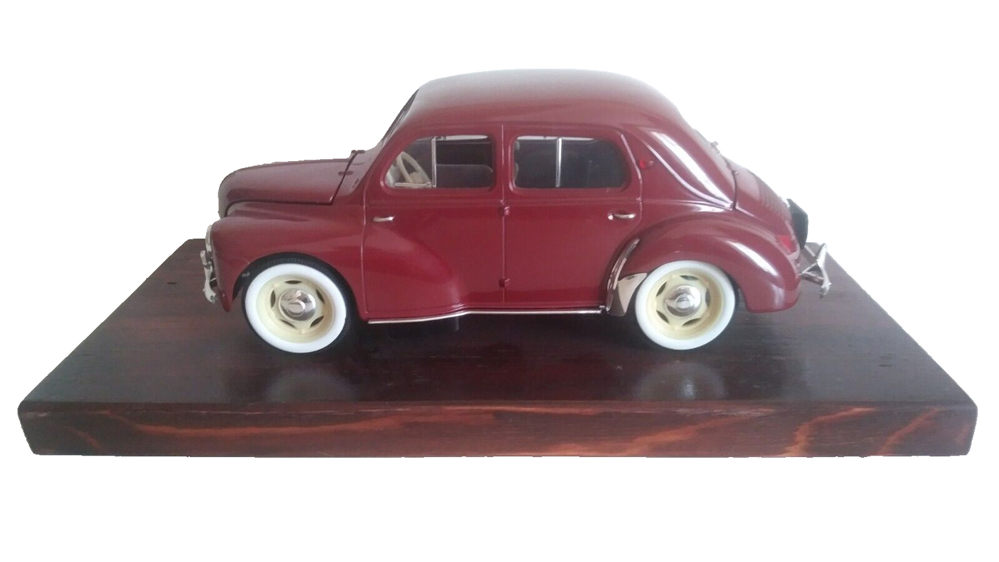 RENAULT 4CV SOLIDO SCALA 1/17