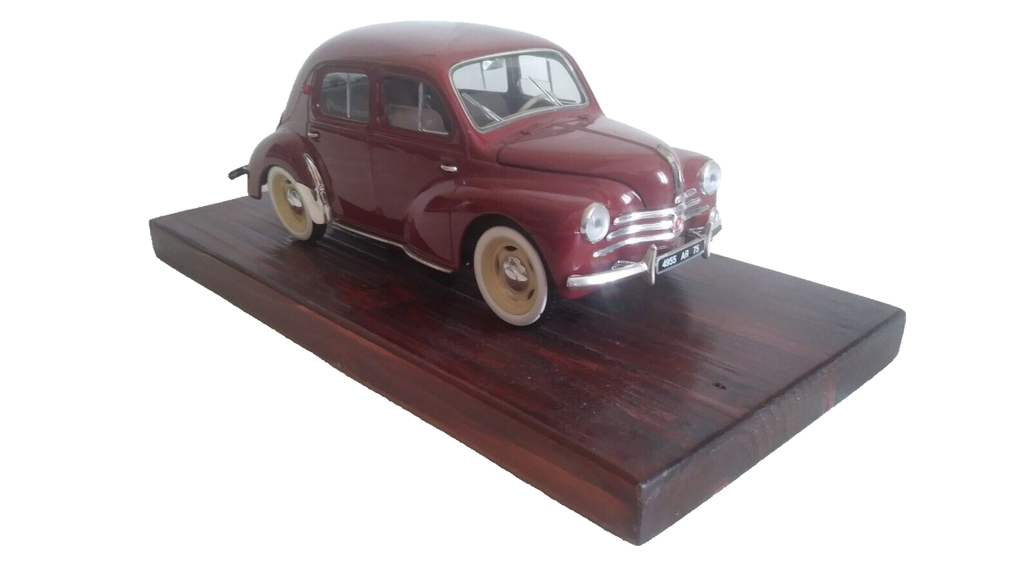 RENAULT 4CV SOLIDO SCALA 1/17