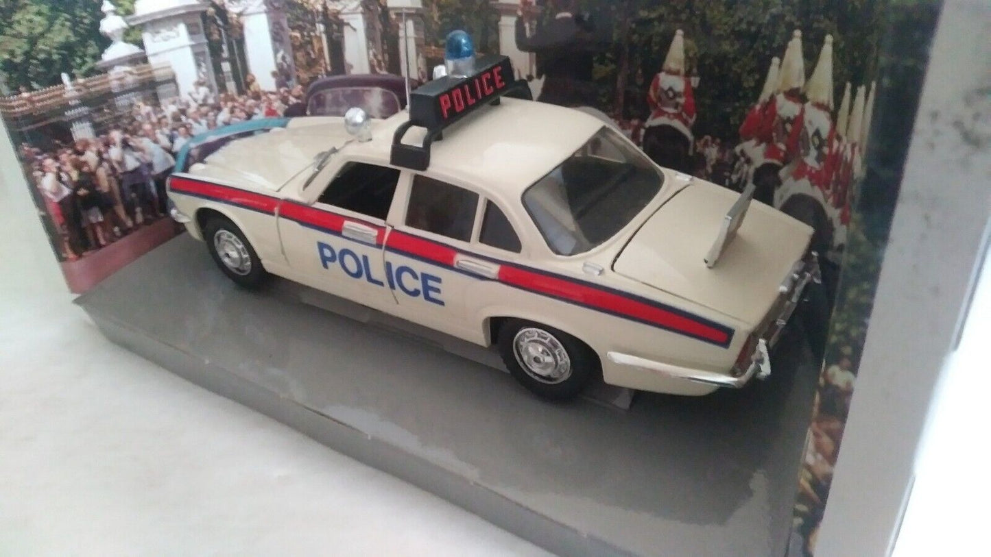 JAGUAR XJ 6L POLISTIL SCALA 1/25