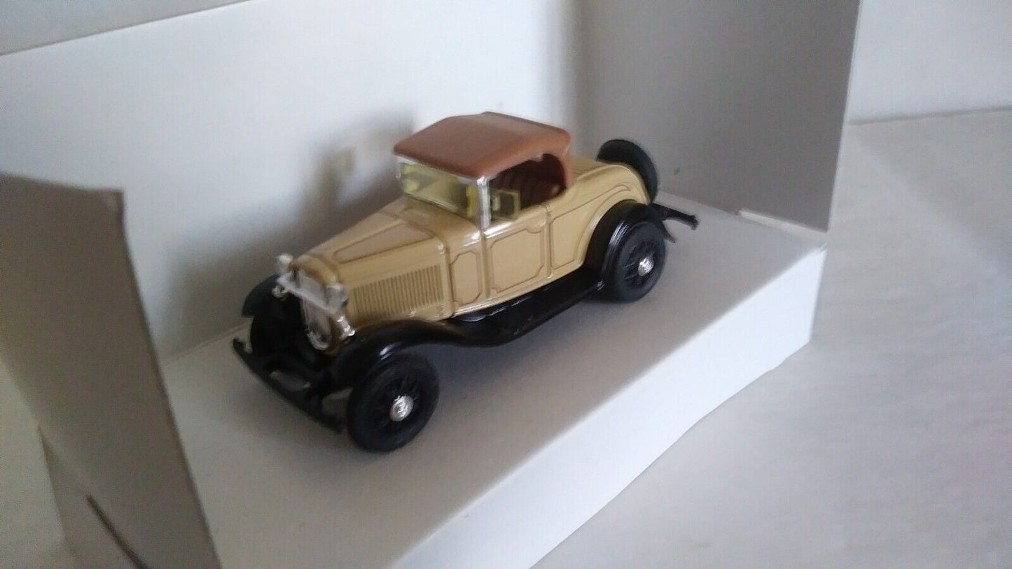 '32 FORD ROADSTER ERTL SCALA 1/43