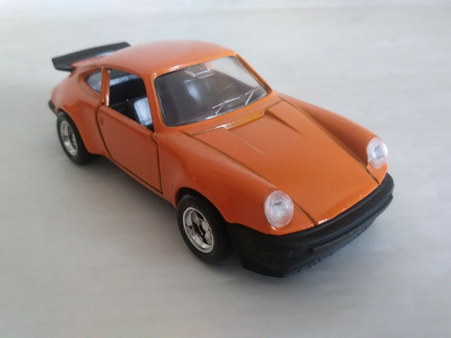 PORSCHE 911 TURBO SOLIDO SCALA 1/43