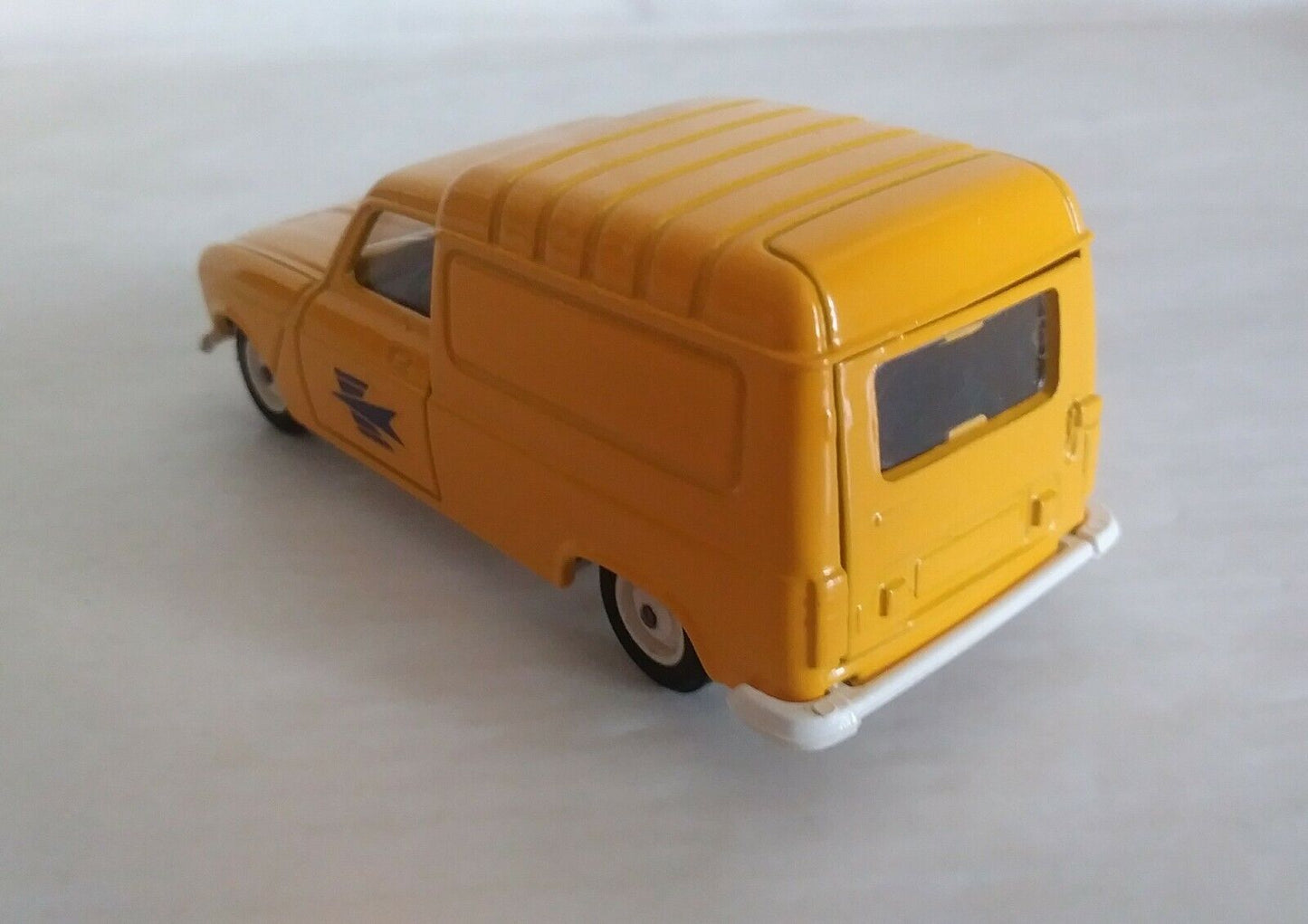 RENAULT 4  LA POSTE SOLIDO SCALA 1/43