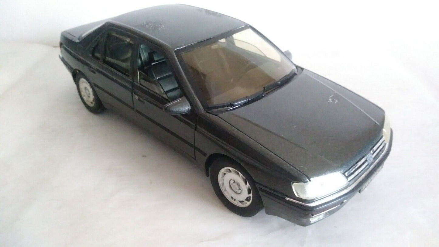 PEUGEOT 605 SV24 SOLIDO SCALA 1/18