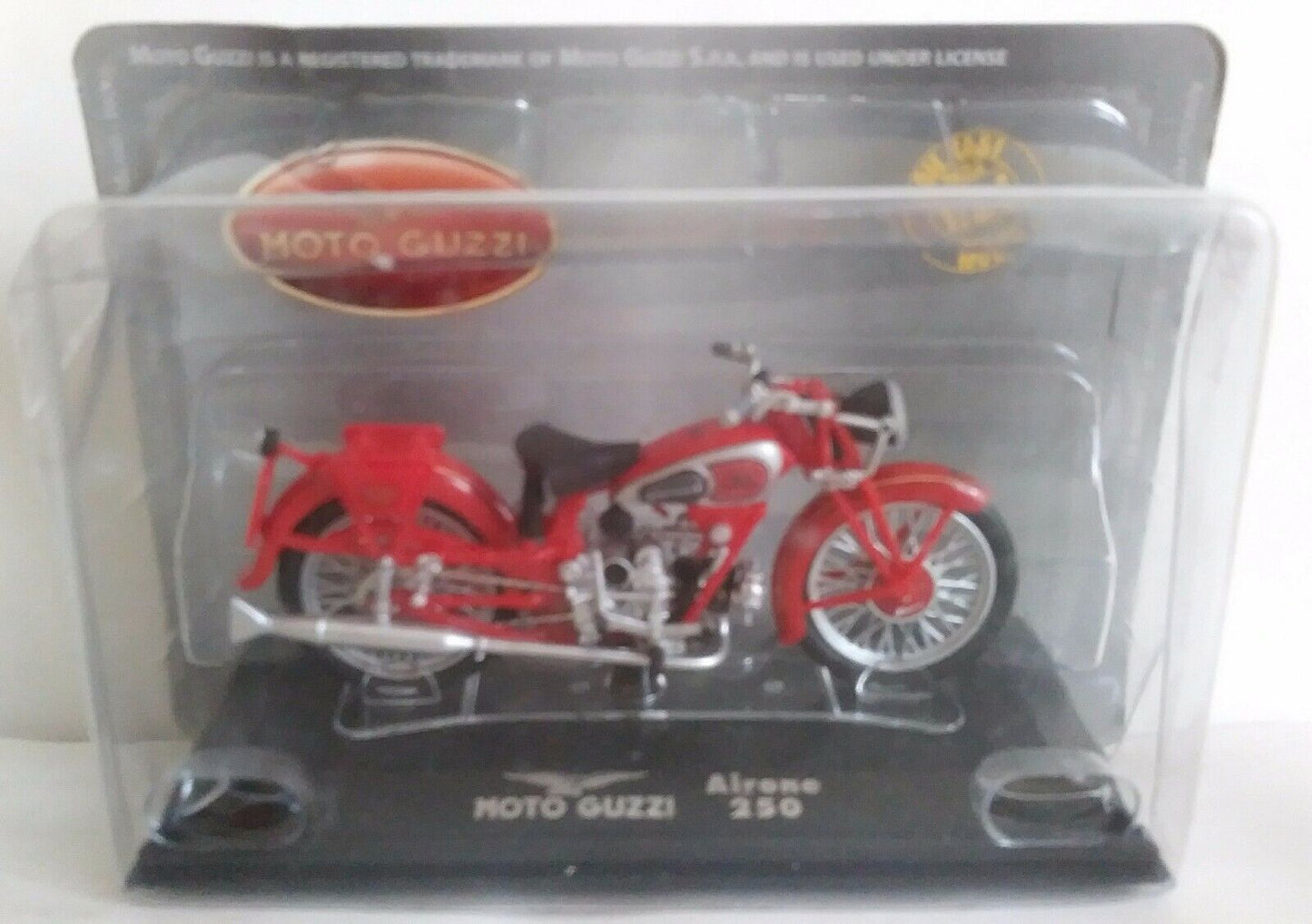 MOTO GUZZI 1:24 SCEGLI DAL MENU A TENDINA