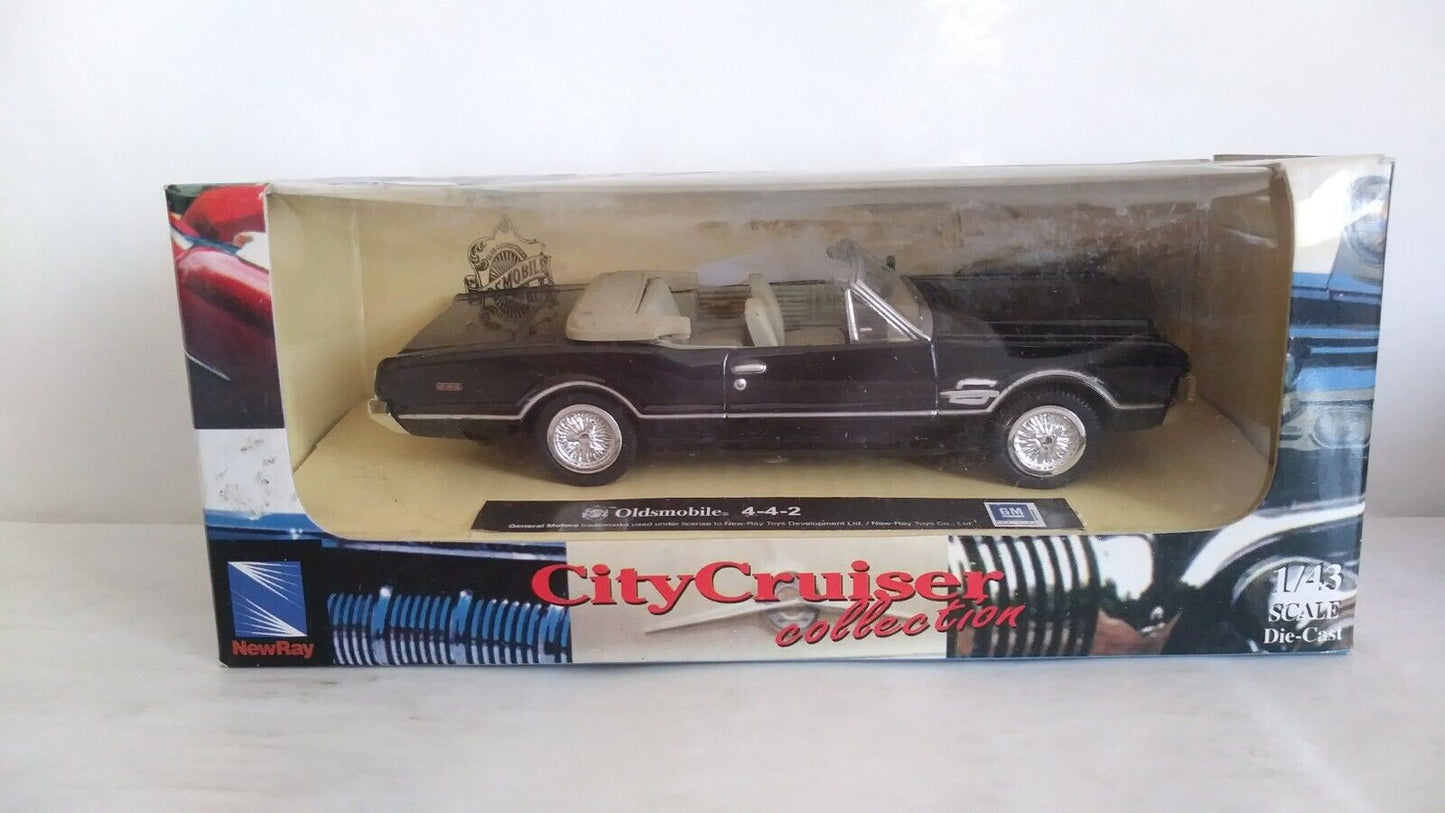 OLDSMOBILE 4-4-2 NEW RAY SCALA 1/43