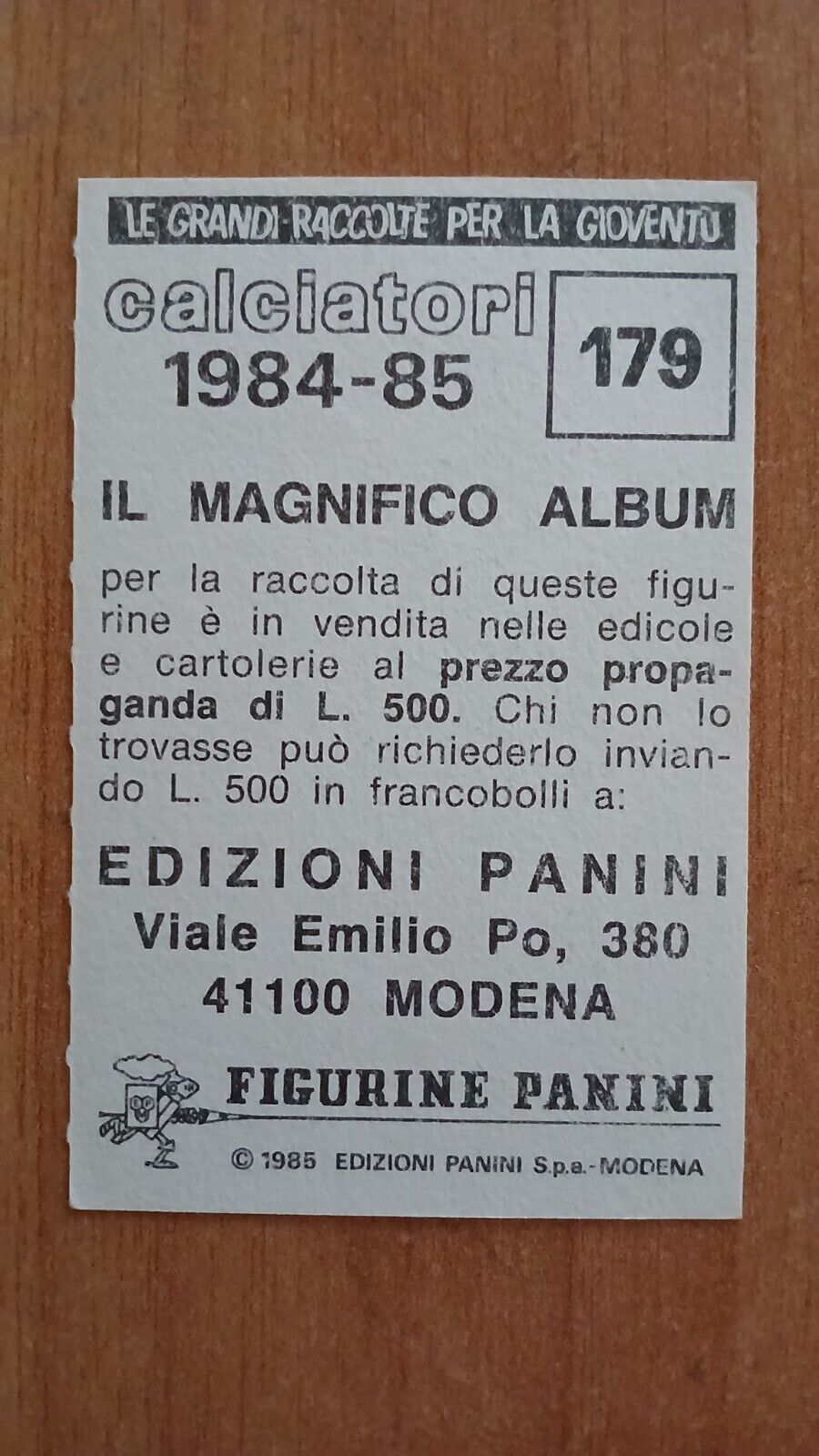 352