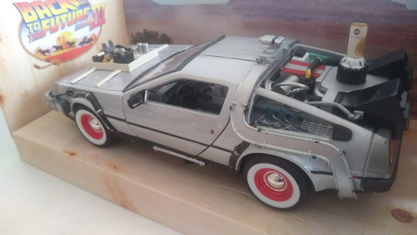 DELOREAN TEAM MACHINE WELLY SCALA 1/24