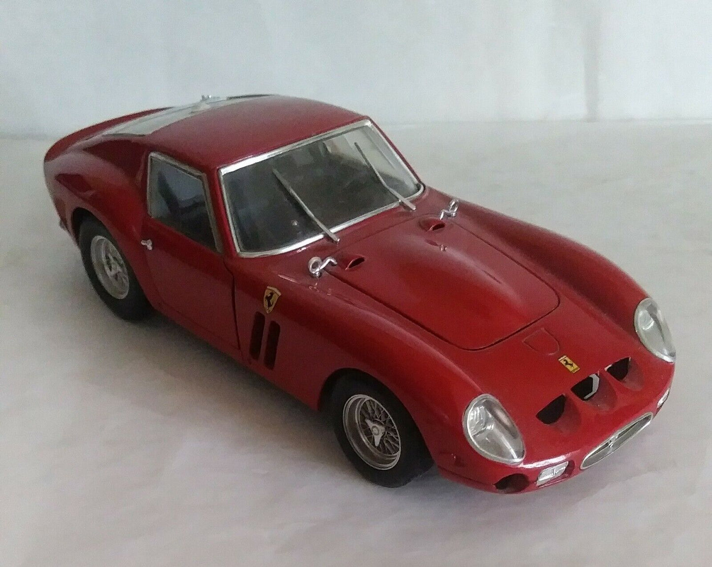 FERRARI 250 GTO MATTEL SCALA 1/18