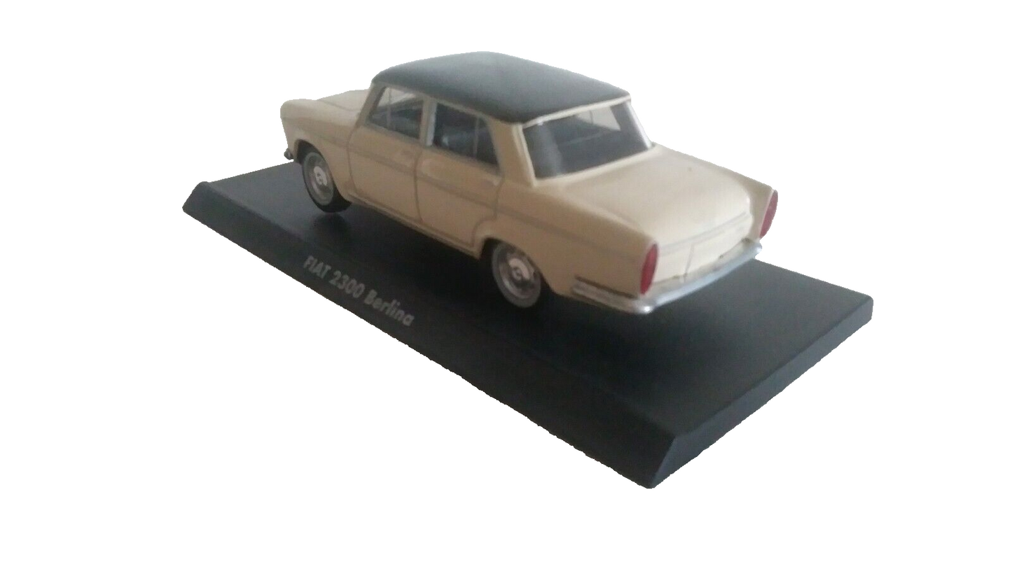 FIAT 2300 BERLINA SCALA 1/43