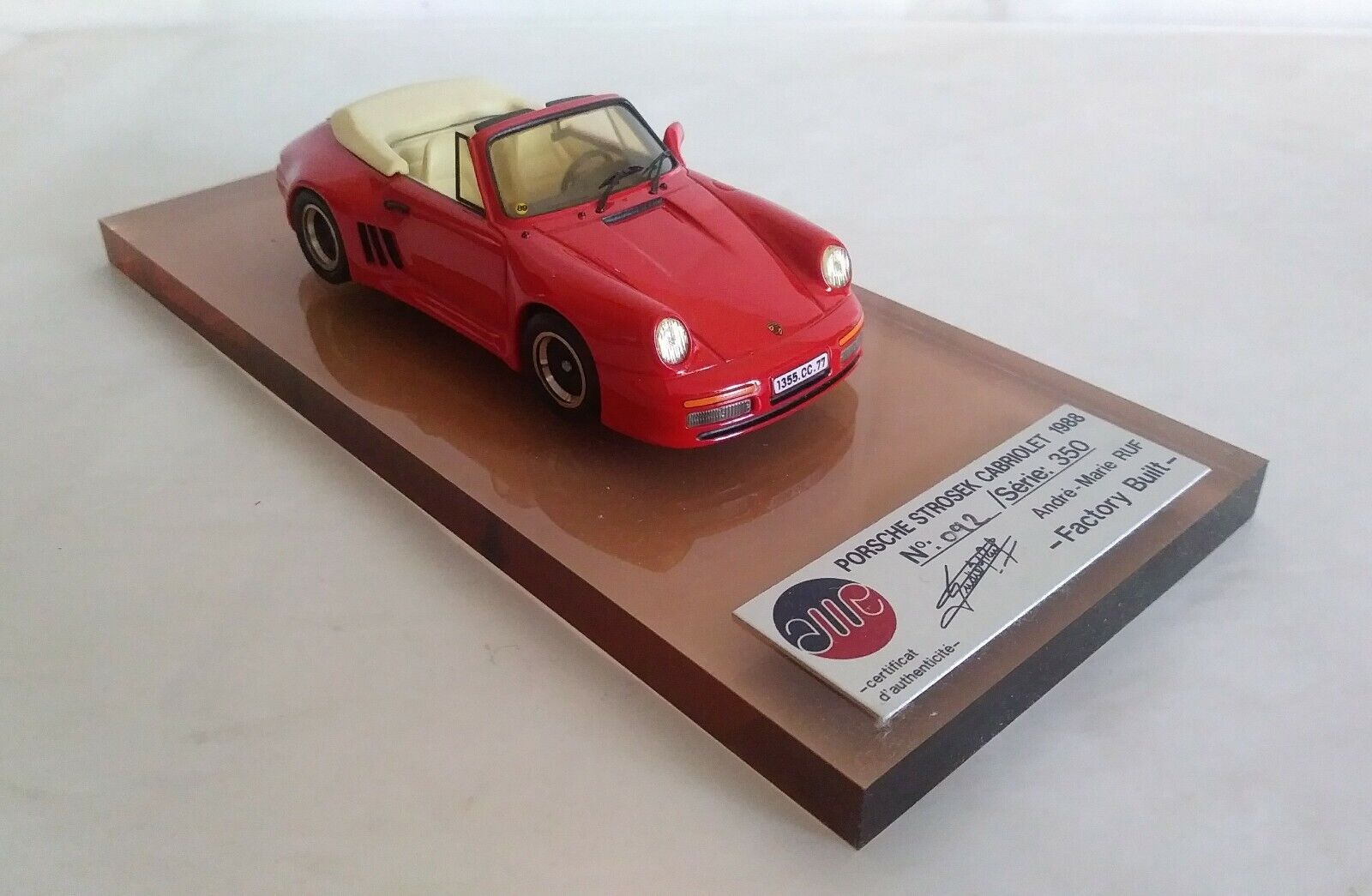 PORSCHE 911 