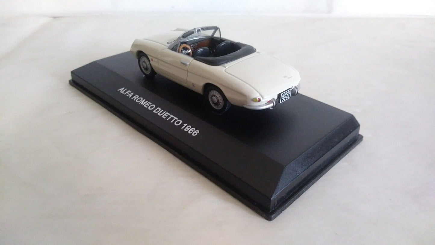 ALFA ROMEO DUETTO 1966 EDISON SCALA 1/43