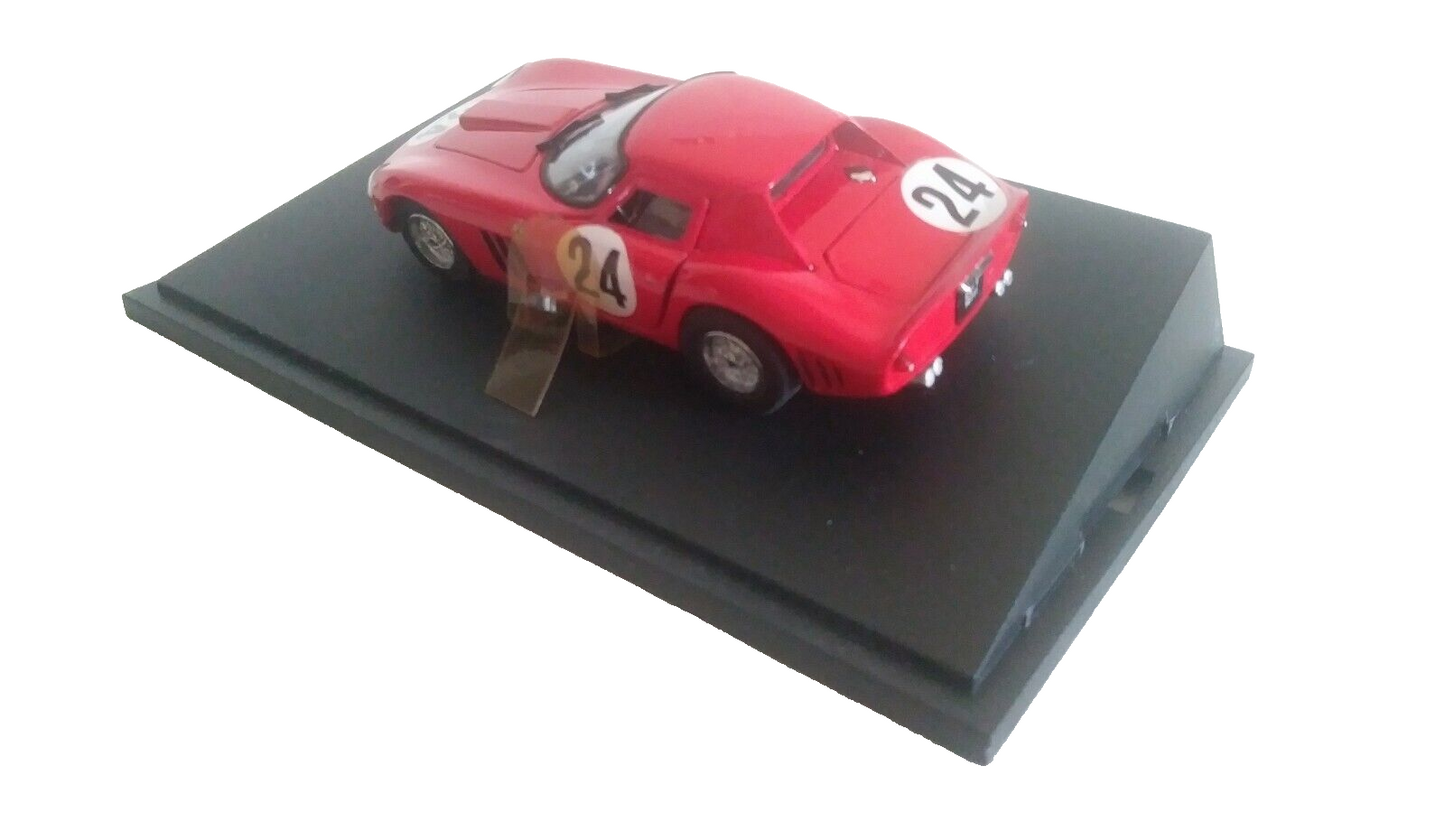 FERRARI GTO 1964 NO. 24 REVELL SCALA 1/43