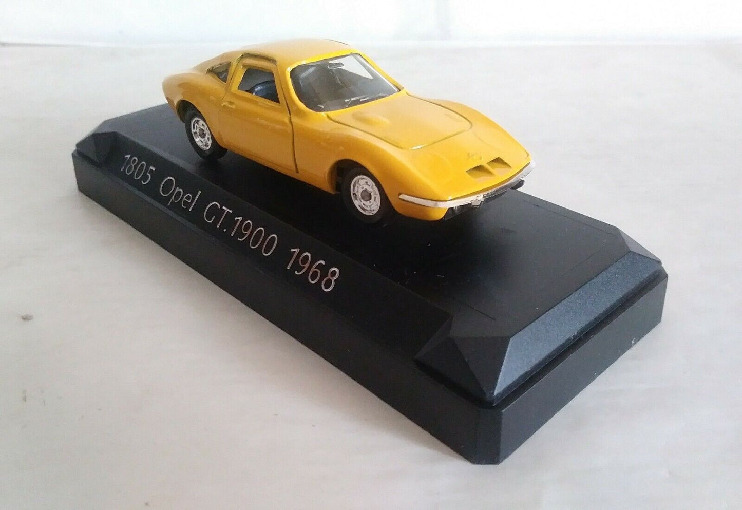 OPEL GT 1900 1968 SOLIDO SCALA 1/43