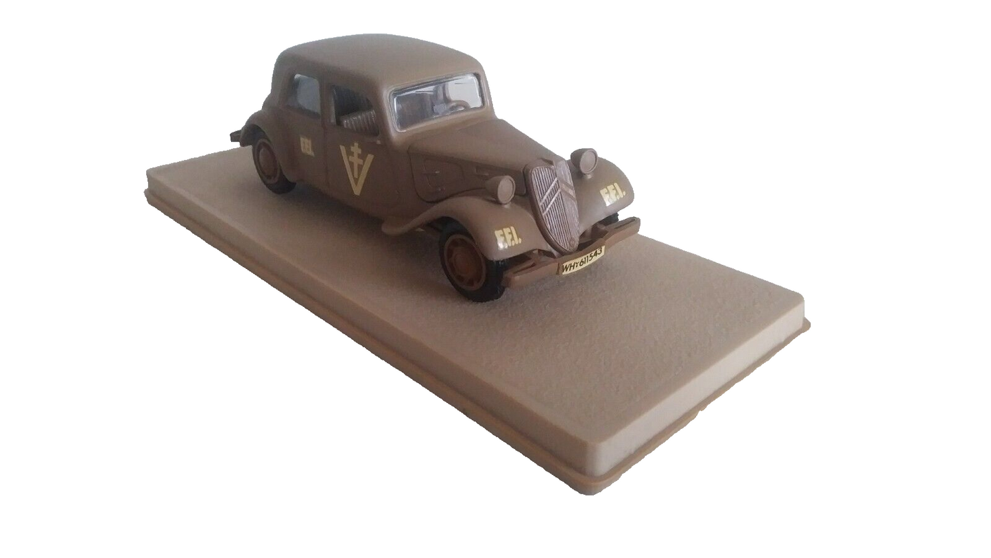 CITROEN BERLINE TRACTION AVANT BERLINE MILITAIRE 1942 ELIGOR SCALA 1/43