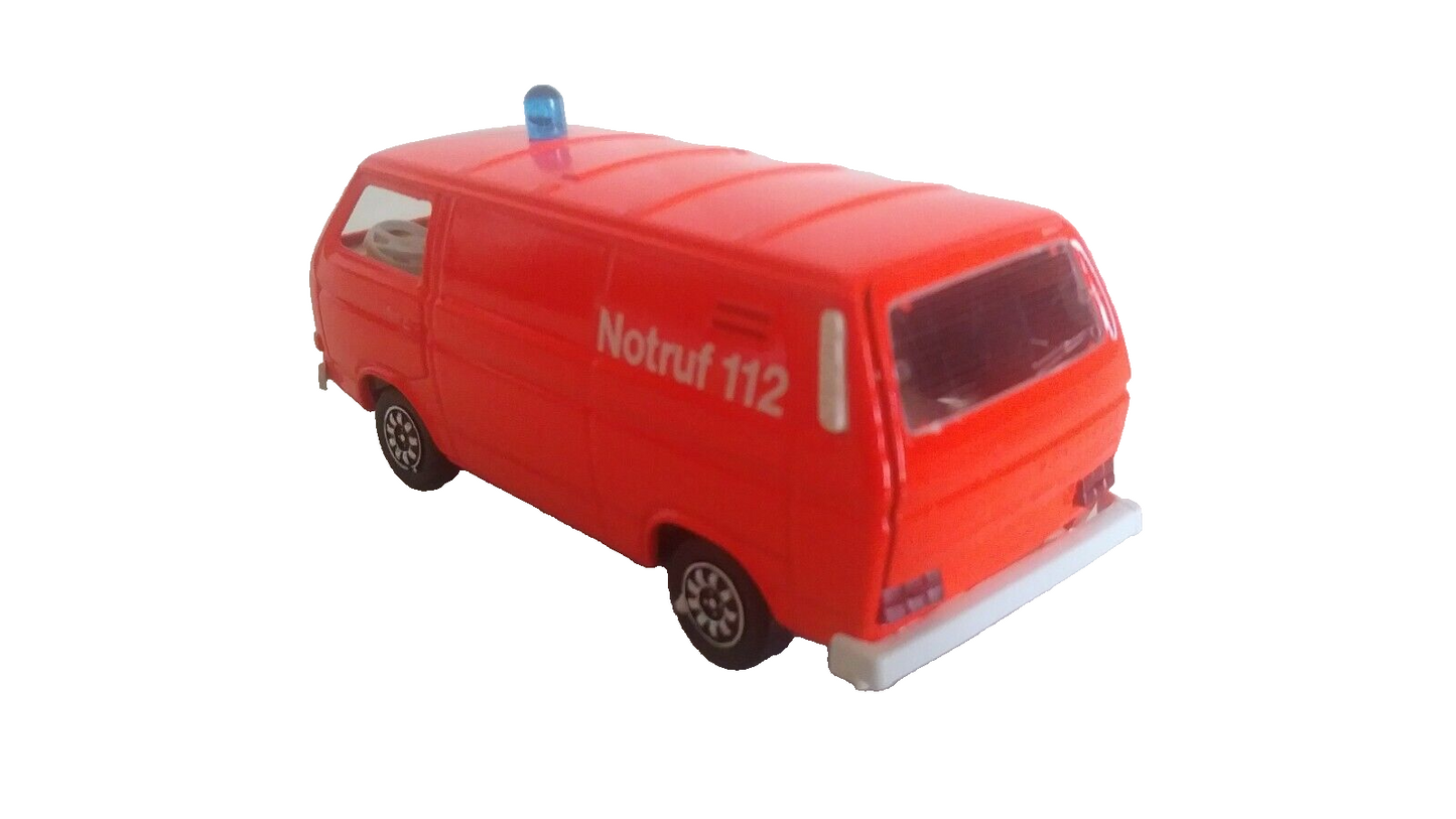 VOLKSWAGEN CARAVELLE "VIGILI DEL FUOCO" SCHABAK SCALA 1/43