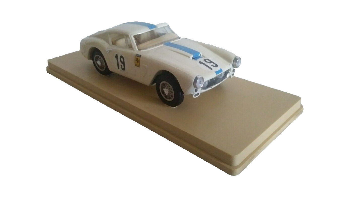 FERRARI 250 GT "SWB" IDEA 3 SCALA 1/43