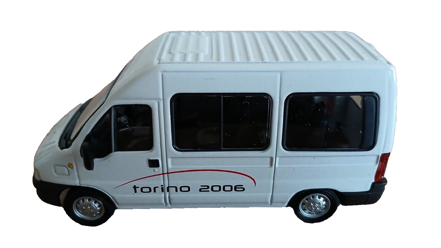 FIAT DUCATO OLIMPIADI/OLYMPIC GAMES TORINO 2006 MAJORETTE SCALA 1/50