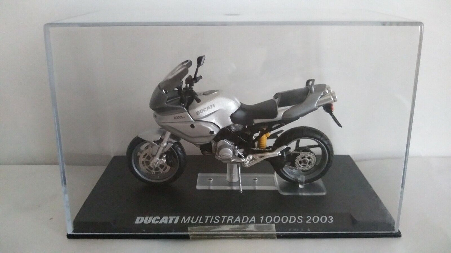 PASSIONE DUCATI 1:24 SCEGLI DAL MENU A TENDINA