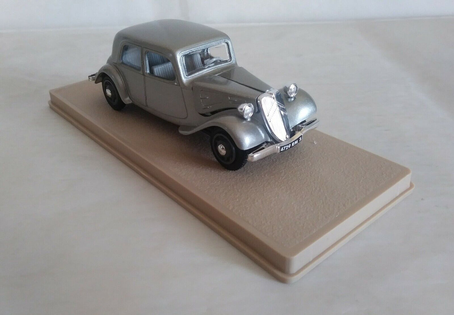 CITROEN BERLINE TRACTION AVANT 1947 ELIGOR SCALA 1/43