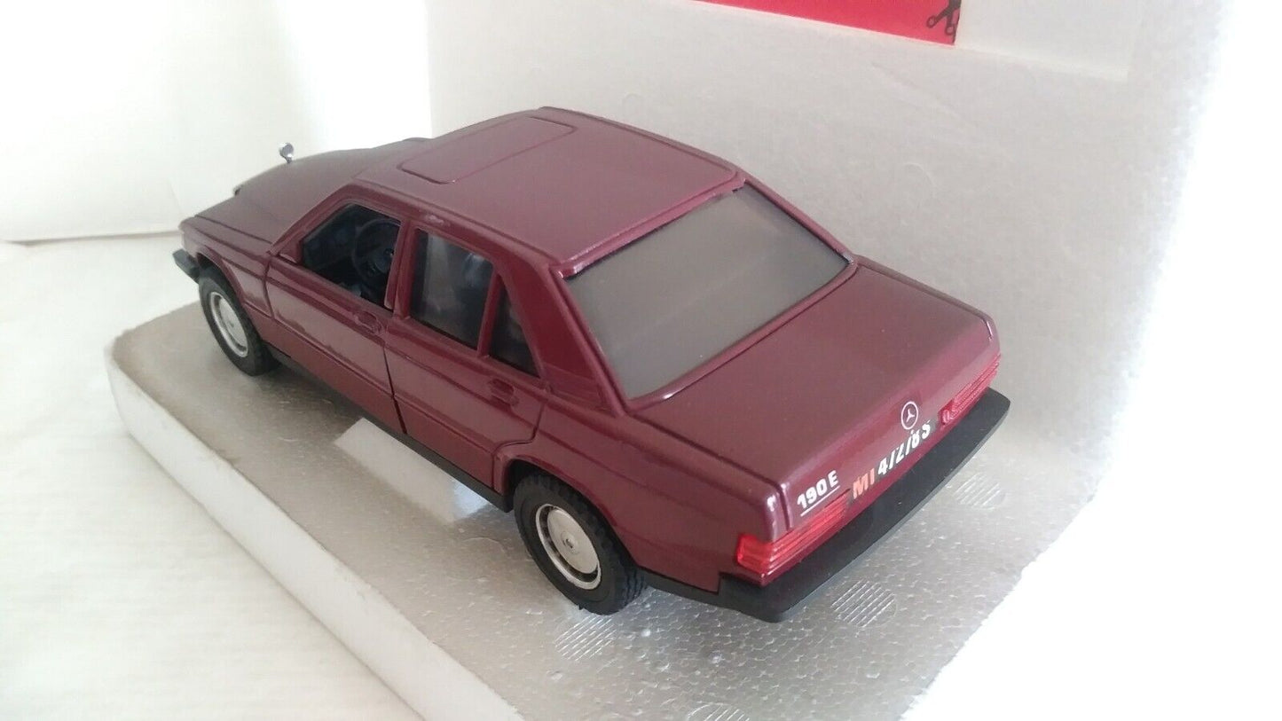 MERCEDES 190 POLISTIL SCALA 1/25