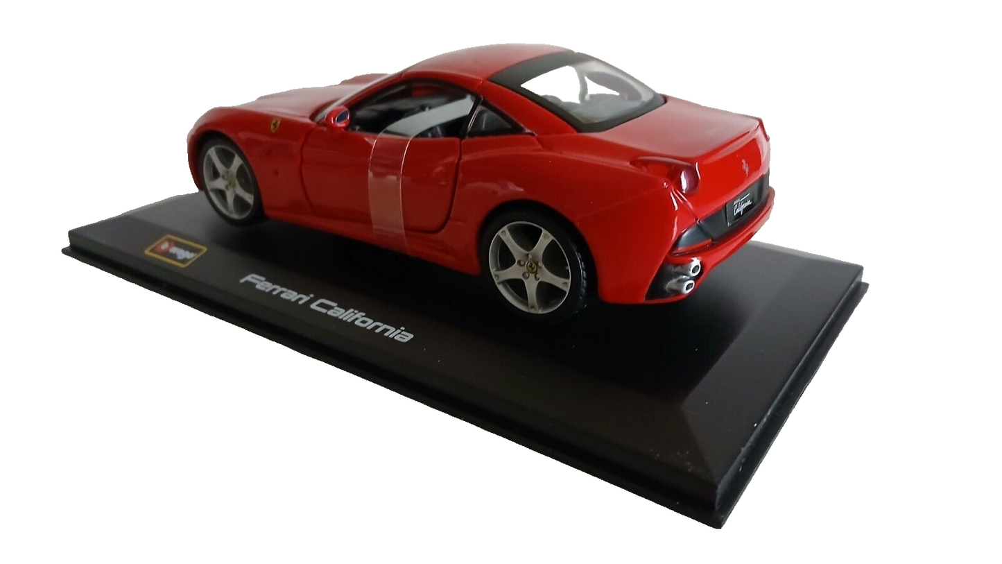 FERRARI CALIFORNIA BURAGO SCALA 1/32