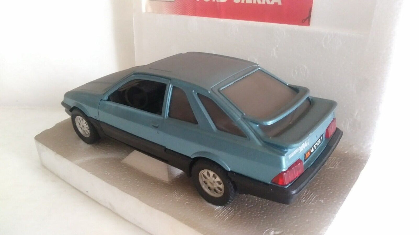 FORD SIERRA POLISTIL SCALA 1/25