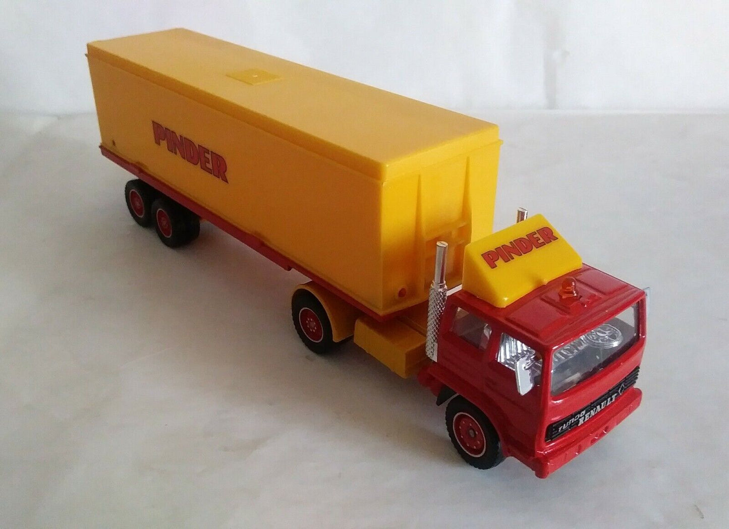 RENAULT CAMION CIRCO PINDER VEREM SCALA 1/50