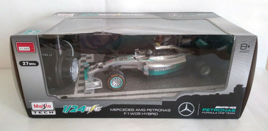 MERCEDES AMG PETRONAS F1 W05 HYBRID SCALA 1/24