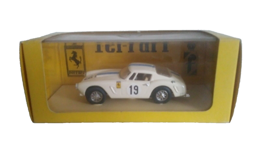 FERRARI 250 GT "SWB" IDEA 3 SCALA 1/43