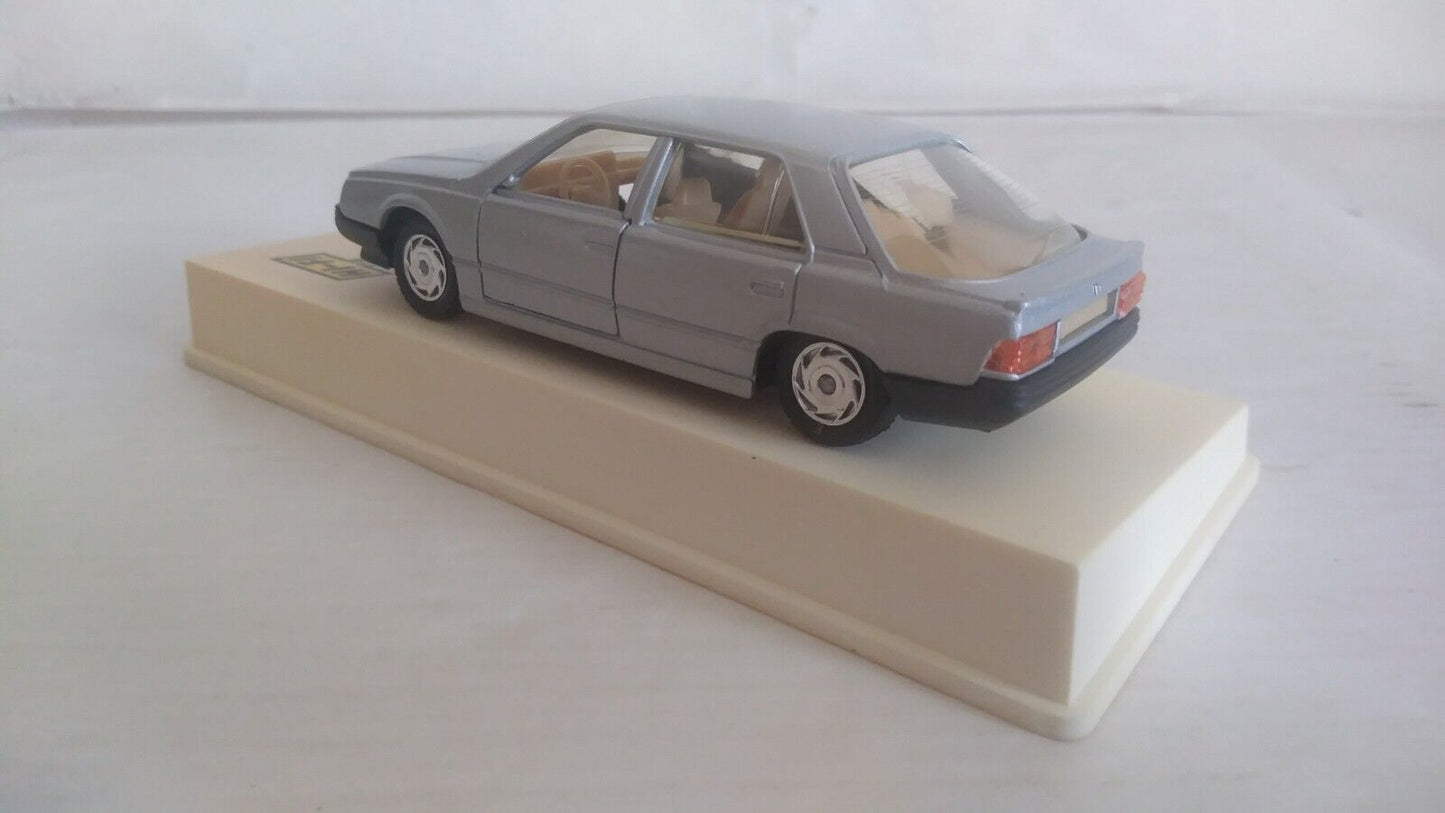 RENAULT 25 - 1504 SOLIDO 1/43