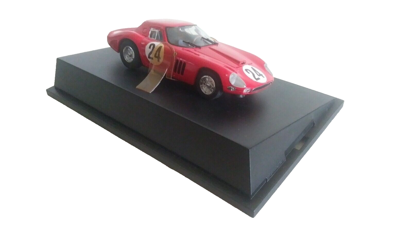 FERRARI GTO 1964 NO. 24 REVELL SCALA 1/43