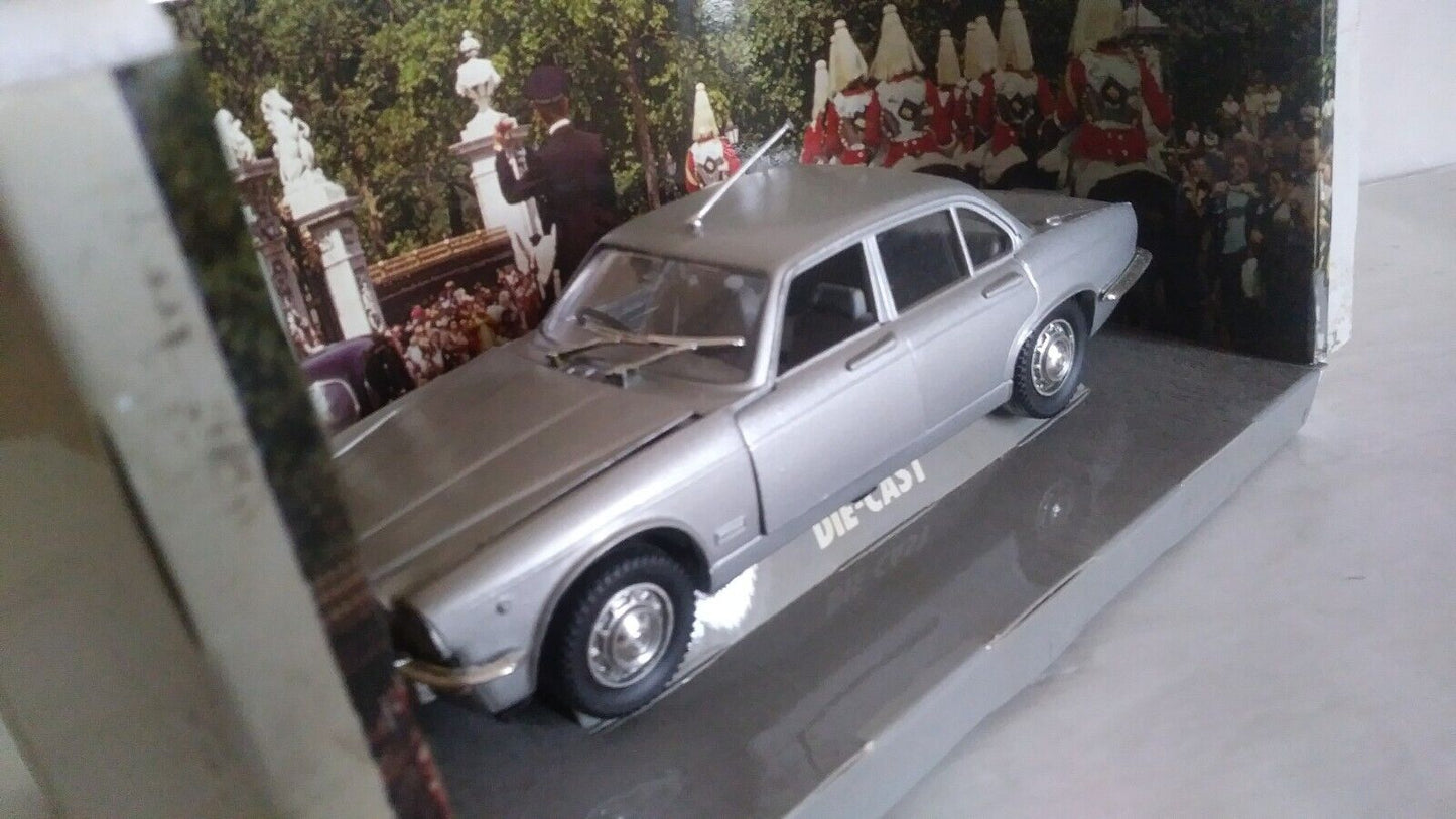 JAGUAR XJ 6L POLISTIL SCALA 1/25