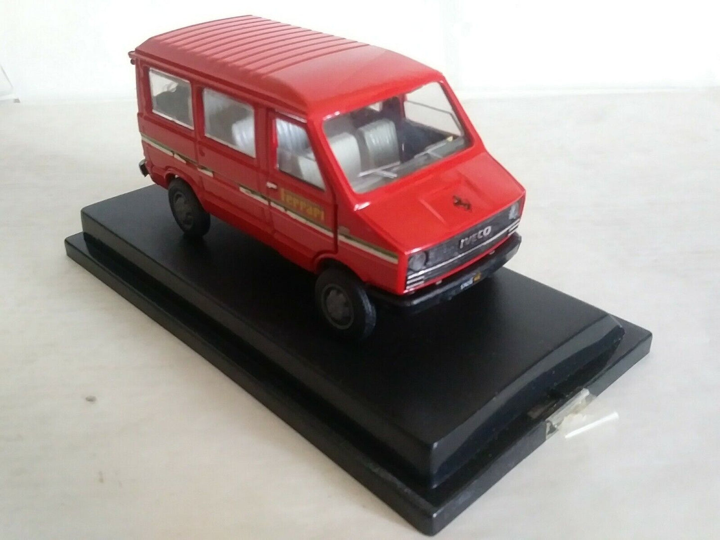 IVECO DAILY OLD CARS SCALA 1/43