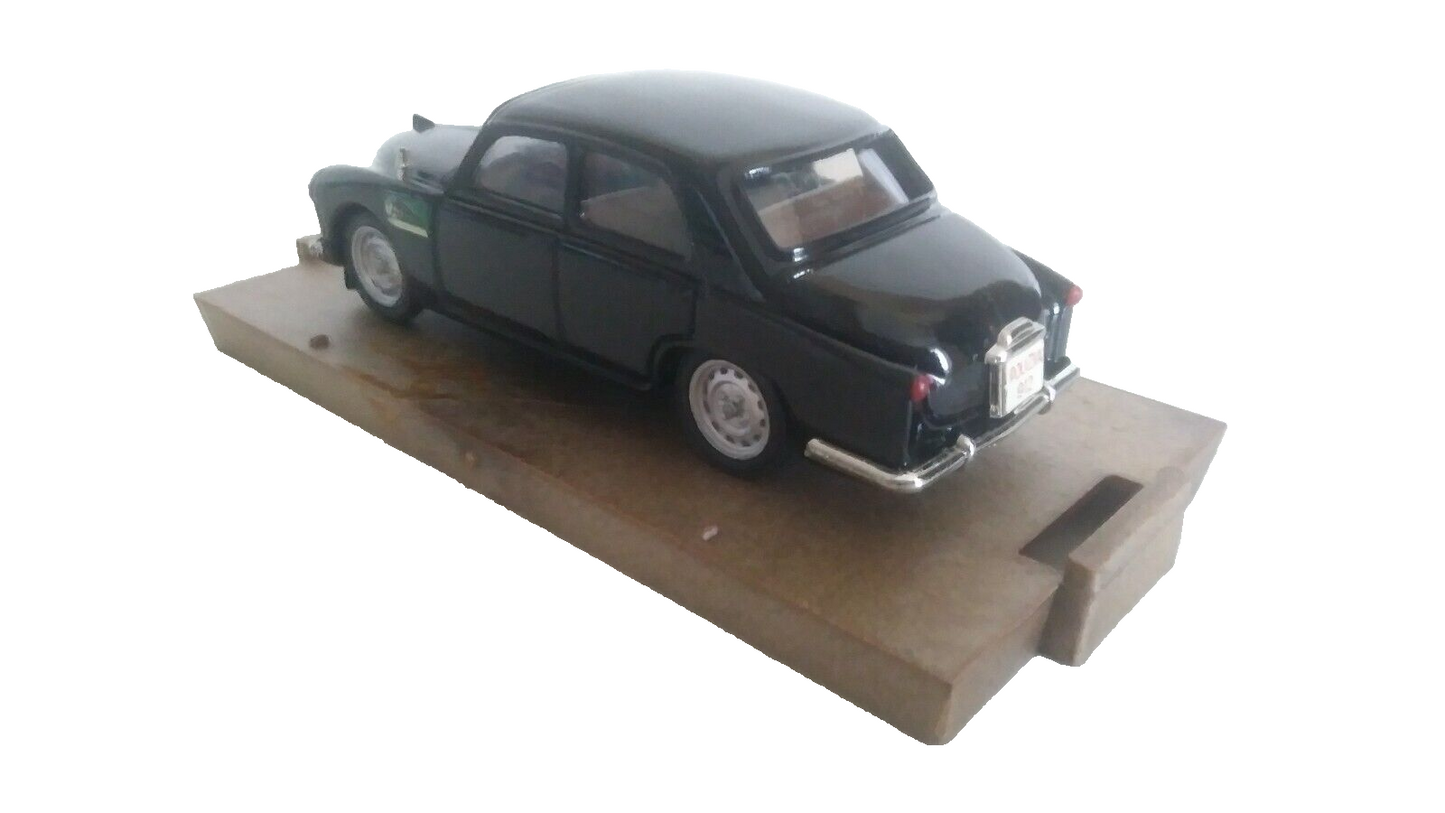 ALFA ROMEO 1900 - 1950 POLIZIA/POLICE BRUMM 1/43