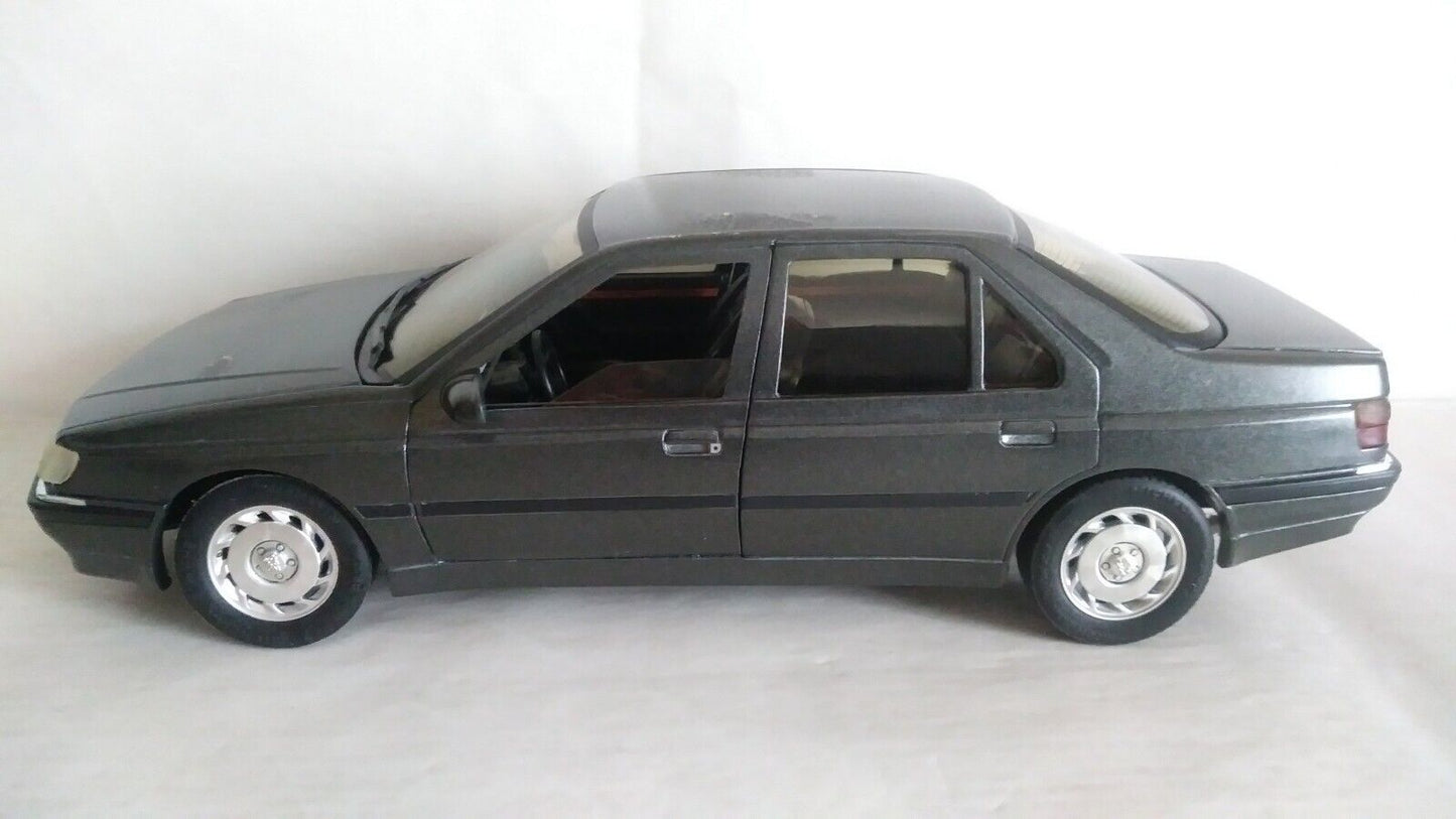 PEUGEOT 605 SV24 SOLIDO SCALA 1/18